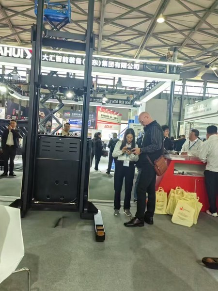 ANHUI YOUNGLIFT INTELLIGENT  EQUIPMENT CO.,LTD. ligne de production en usine