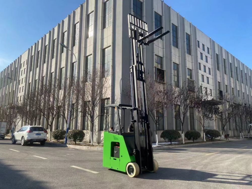 Side Standing Counterweight Electric Forklift Truck Electronic Steering Integrated Handle