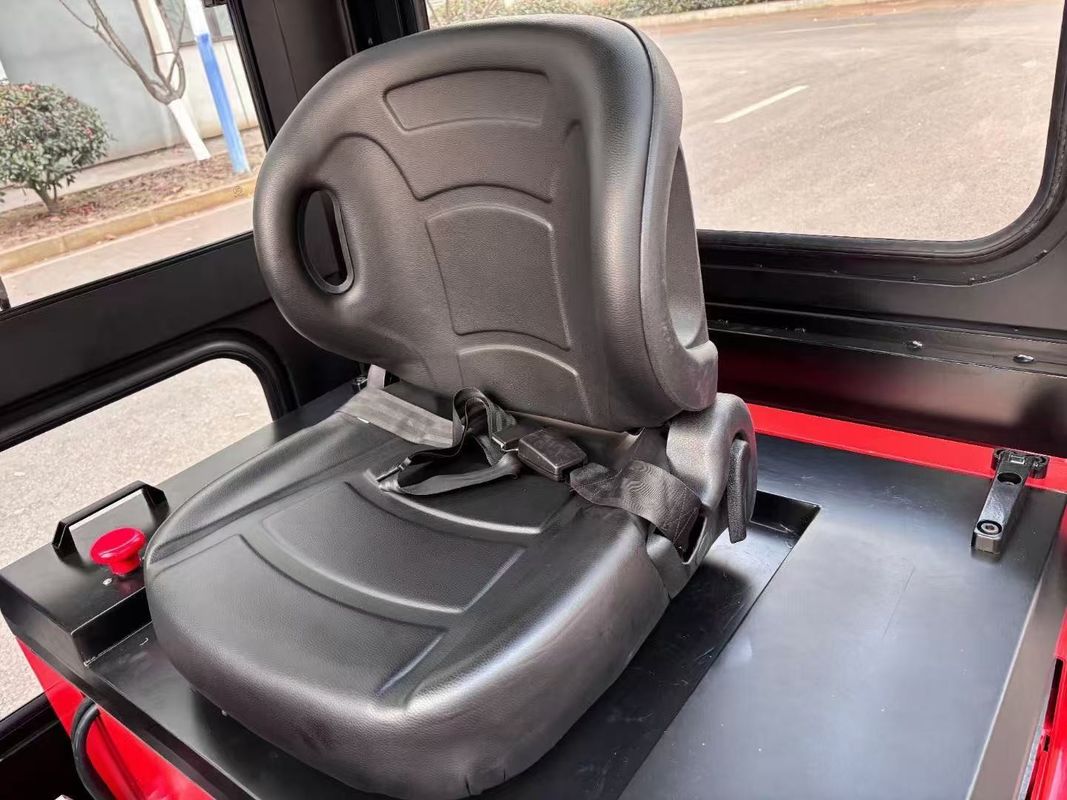15000 kg Electric Towing  Tractor Hydraulic Steering Fully Enclosed Cab With Walking Alarm Light